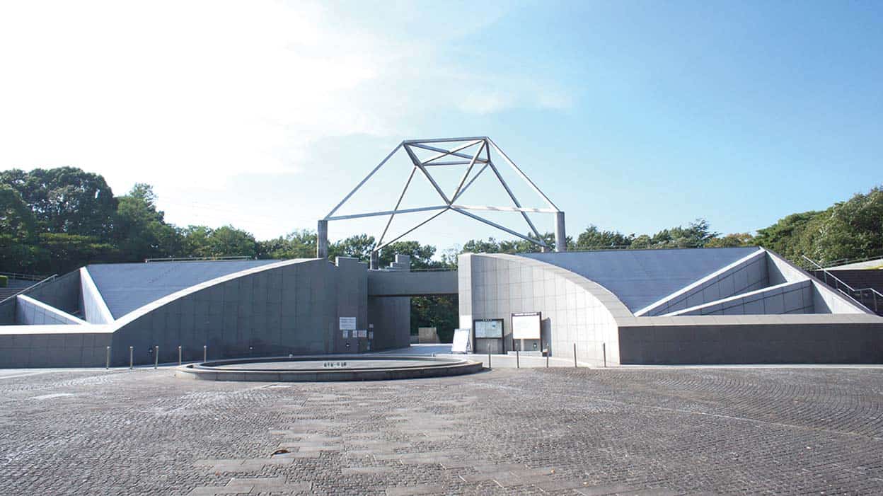 【立体墓地外観】