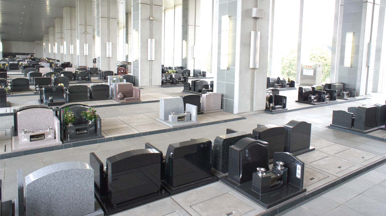 【思い出の里市営霊園 屋内墓地】