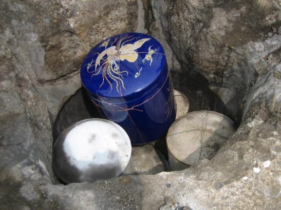 遺骨の取り出し